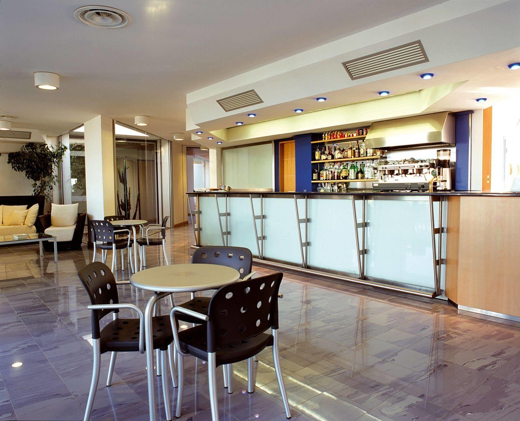 African Beach Hotel-Residence มันเฟรโดเนีย ภายนอก รูปภาพ